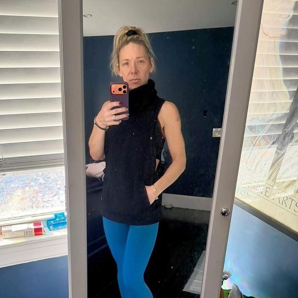 Alo Yoga Sleeveless Sherpa Cowl Neck Hoodie Vest Black Medium HTF